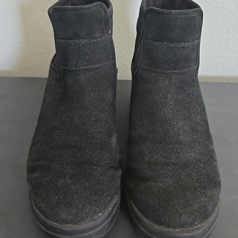 Eileen Fisher l Black Waterproof Suede Splash Chelsea Boot Size 6.5